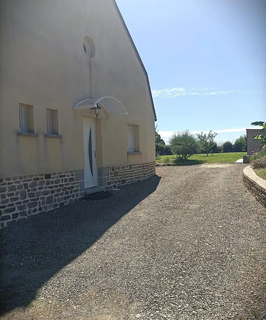Casa de Férias La Rezendine Vila Saint-Georges-de-Reintembault